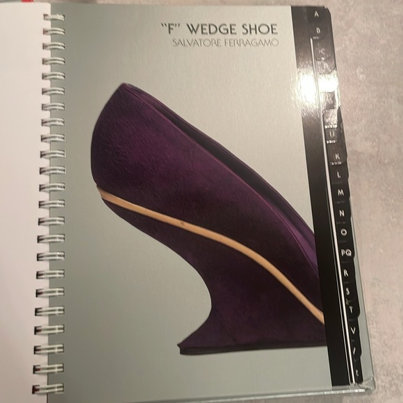 The Metropolitan Museum of Art Heel to Toe Address Book - Picture 4 of 8